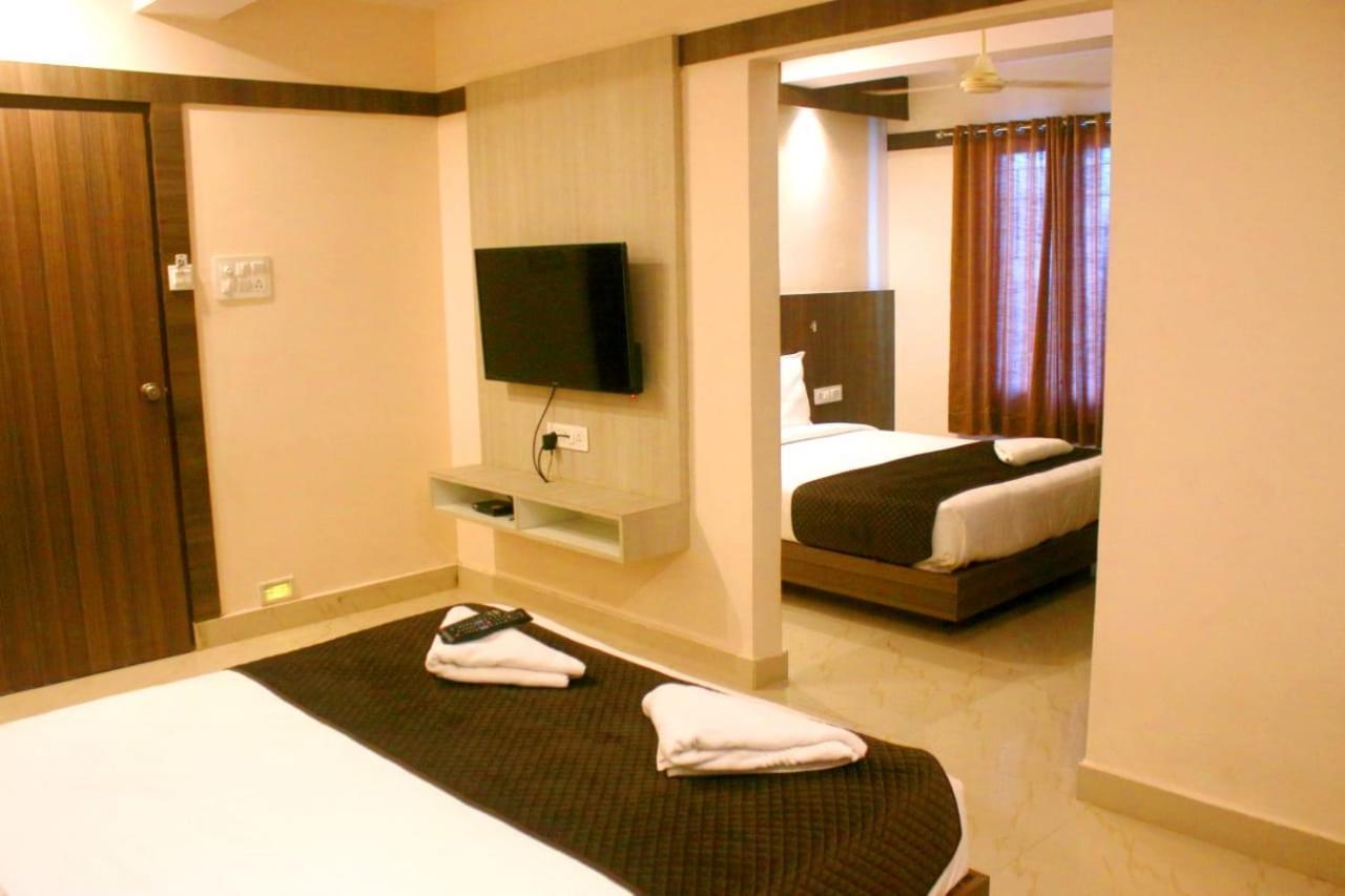 Hotel Sakura Inn Hosur Exterior photo